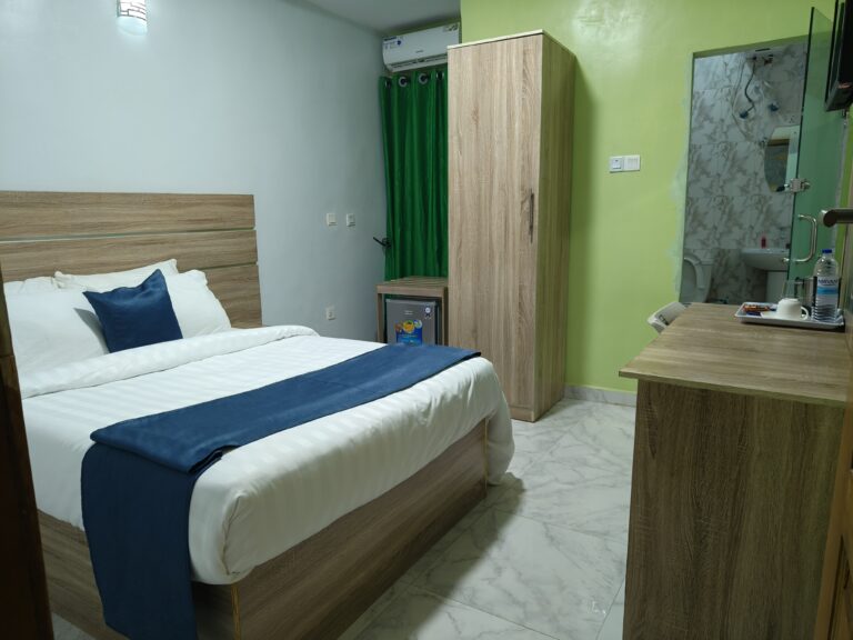 Standard Room (5)