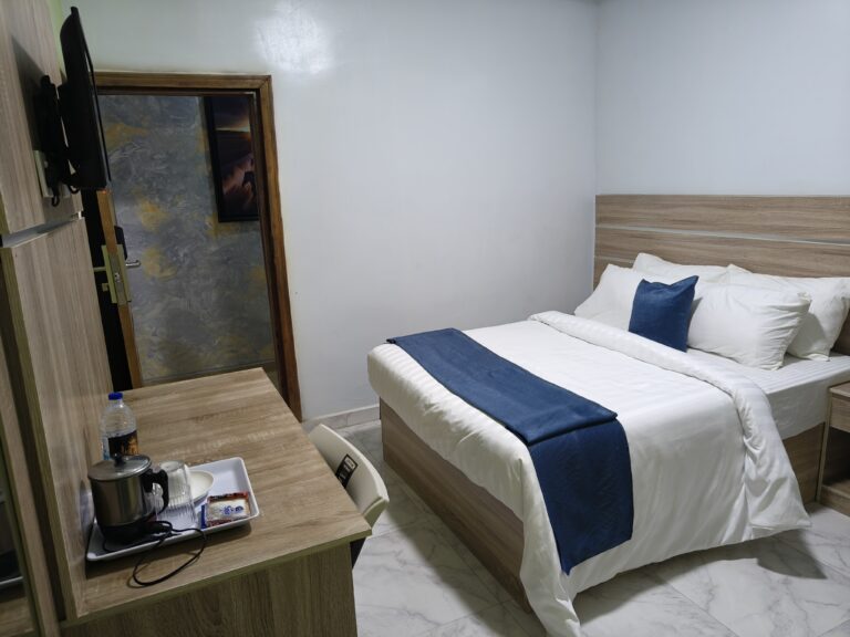 Standard Room (8)